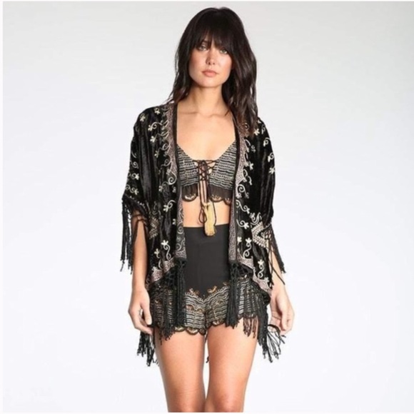 NWT RAGA Leila Embroidered Velvet Kimono w/ Fringe - Picture 10 of 12